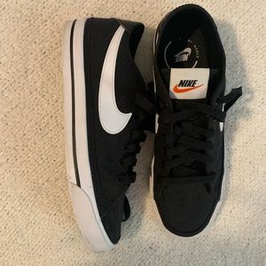 NIKE: Low top canvas Nikes